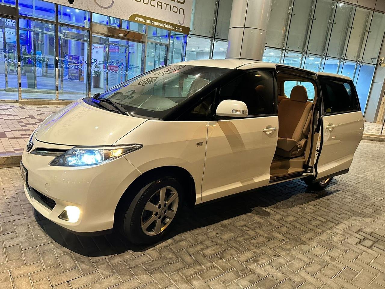 Toyota Previa 07 seater car